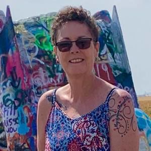 Meet your Posher, Debbie